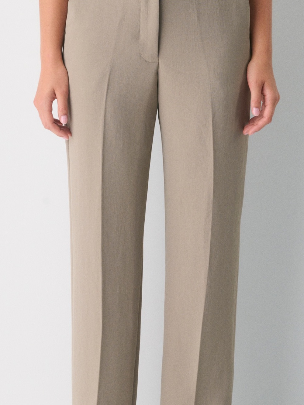 Aritzia Limitless Pant in Nomad Taupe